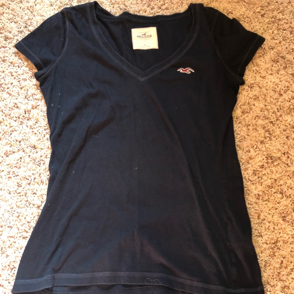 Hollister navy blue v-neck T-shirt